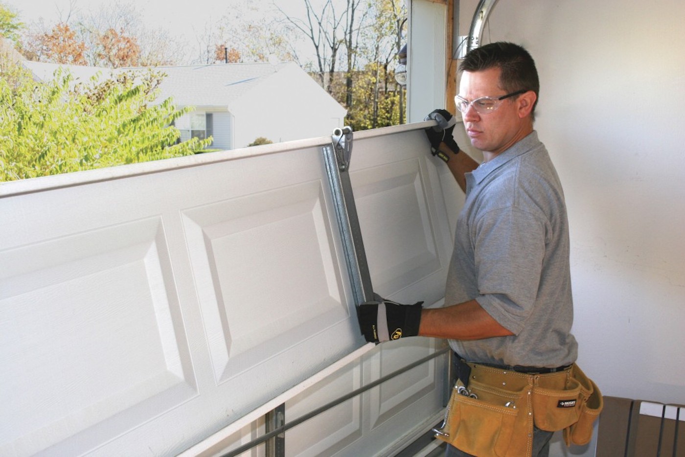 Top Signs You Need to Replace Your Denver Garage Door